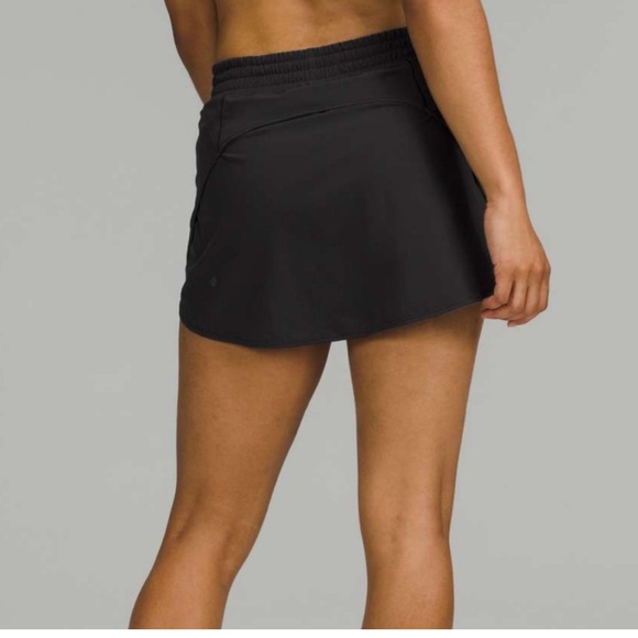 Lululemon hotty hot HR skirt 8 - Picture 3 of 5